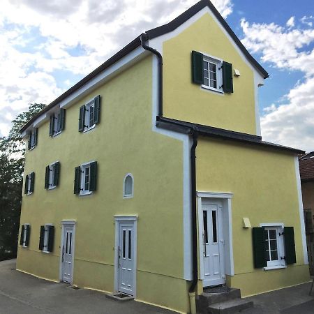 Haus Am Eck - Gaestehaus Und Appartements Altötting Exteriör bild